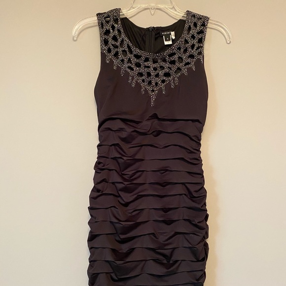 Dress - Picture 1 of 3